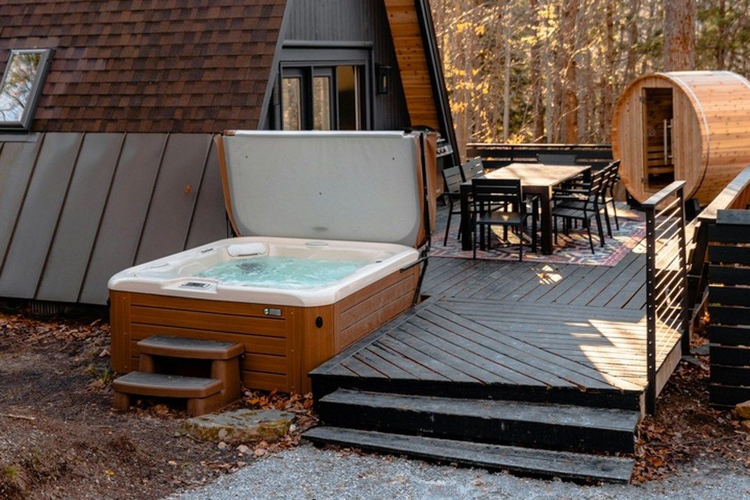 Як поєднати СПА-басейн і літню кухню у дворі мрії - функціональна краса!