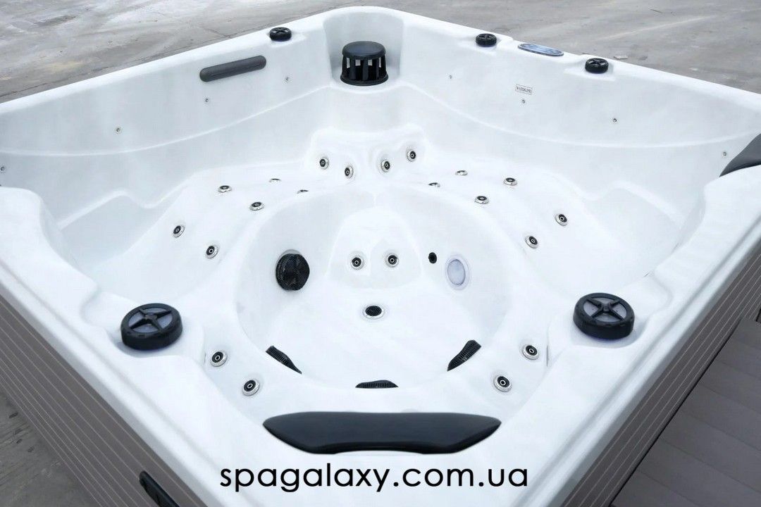 SPA БАСЕЙН SUPERIOR SPAS DELUXE HAPPY (АНГЛІЯ), 200×200×90 СМ