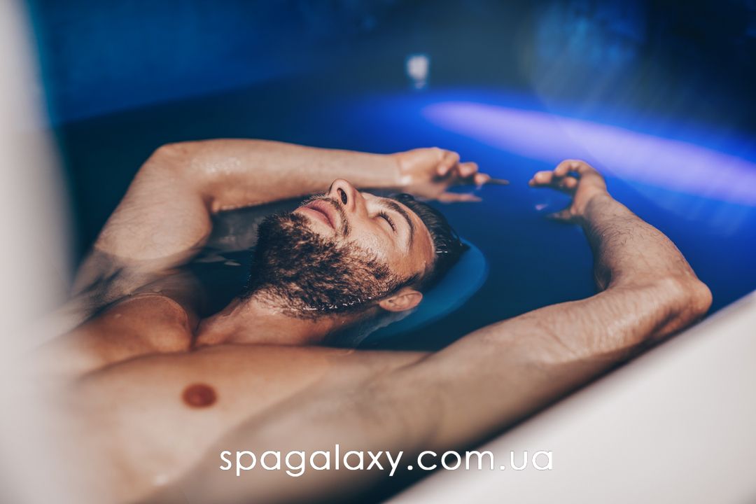 АПТЕЧКА ДЛЯ АЙТІВЦЯ: ЯК СПА-БАСЕЙН РЯТУЄ ВІД ДЕДЛАЙНІВ, БАГІВ ТА БОЛЮ У СПИНІ