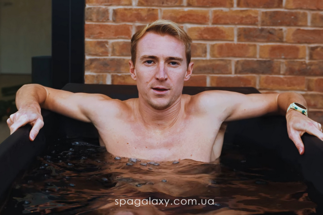 МЕДИТАЦІЯ У КРИЖАНІЙ ВОДІ: ЯК ХОЛОДНА ВАННА CHILL TUB ТРЕНУЄ КОНЦЕНТРАЦІЮ
