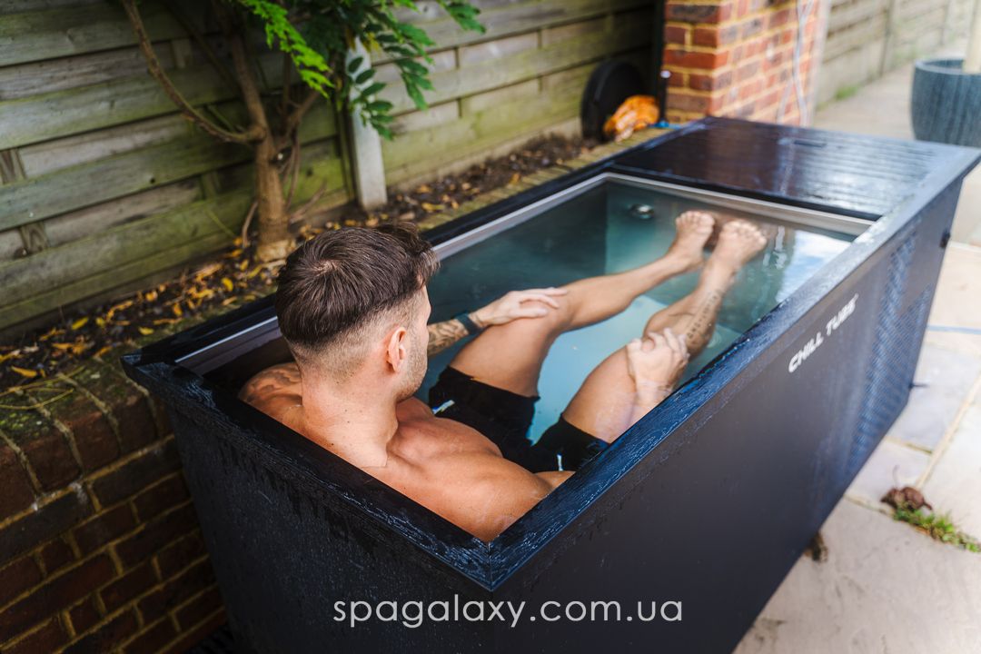 КРИЖАНИЙ ПОТІК СВІДОМОСТІ: ЯК CHILL TUB ПЕРЕТВОРЮЄ ПИСЬМЕННИКІВ ТА ХУДОЖНИКІВ НА ГЕНІЇВ