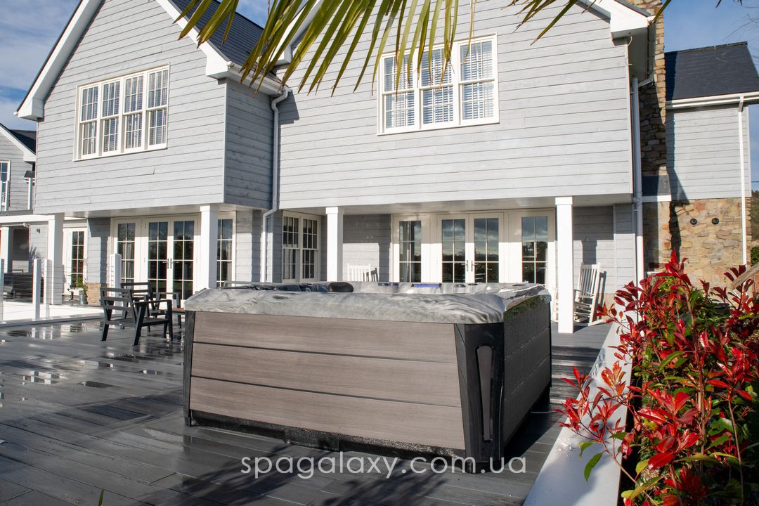 ВАШ ОСОБИСТИЙ SOHO HOUSE: ЯК СТВОРИТИ АТМОСФЕРУ PRIVATE CLUB НАВКОЛО SPA-БАСЕЙНУ