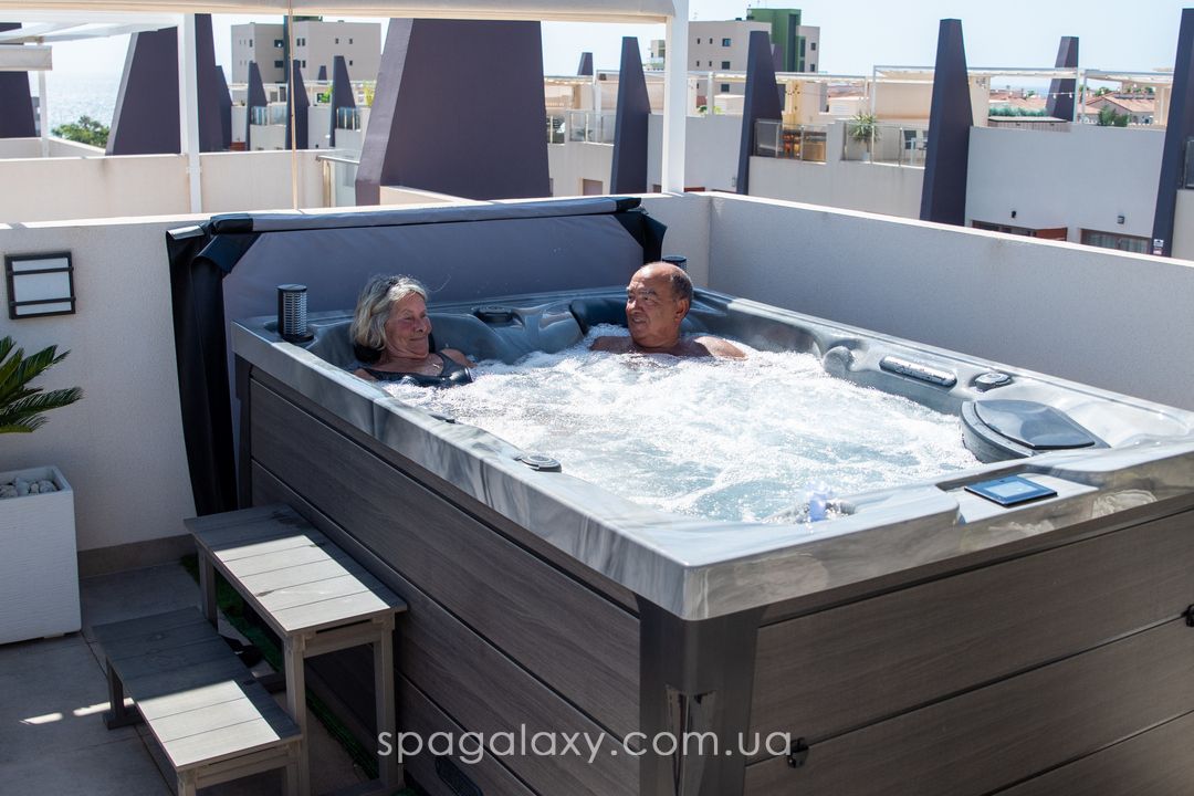 НОВИЙ СТІЛ ПЕРЕГОВОРІВ: ЯК SPA-БАСЕЙНИ ПЕРЕВИЗНАЧАЮТЬ РОЗКІШ У БІЗНЕС-КЛУБАХ ТА PRIVATE RESIDENCES