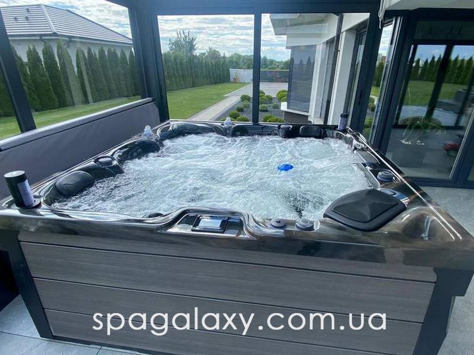 ГОТЕЛЬНИЙ МАГНІТ: РЕАЛЬНІ ІСТОРІЇ ПРО ТЕ, ЯК ОДИН SPA-БАСЕЙН ПЕРЕТВОРЮЄ ВИПАДКОВИХ ГОСТЕЙ НА ВІДДАНИХ ФАНАТІВ