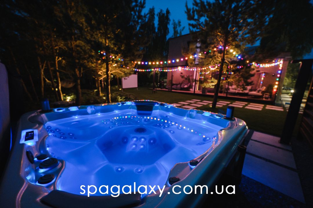 МАГІЯ СВІТЛА: ЯК ПЕРЕТВОРИТИ ВАШУ SPA-ЗОНУ НА СЦЕНУ ДЛЯ РОМАНТИКИ, ЗАТИШКУ ТА ЛЕГЕНДАРНИХ ВЕЧІРОК