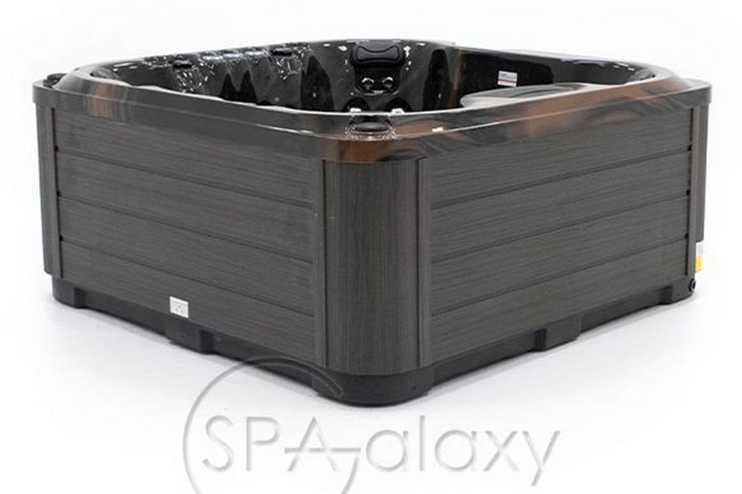 SUPERIOR SPAS DELUXE SEVILLE: ВАШ ОСОБИСТИЙ ЕПІЦЕНТР ЩАСТЯ ТА СПІЛКУВАННЯ З БРИТАНСЬКИМ ХАРАКТЕРОМ