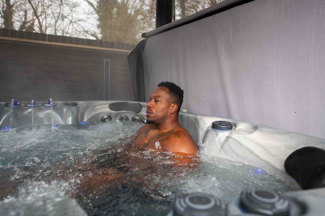 ВАШ ДІМ — НОВИЙ П'ЯТИЗІРКОВИЙ КУРОРТ: ЯК СПА-БАСЕЙН СТАВ ГОЛОВНИМ АТРИБУТОМ LUXURY-ВІДПОЧИНКУ