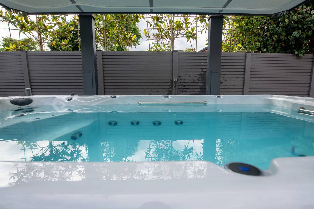 ВАШ ОСОБИСТИЙ ОАЗИС: ПОВНИЙ ГІД З ВИБОРУ SPA-БАСЕЙНУ