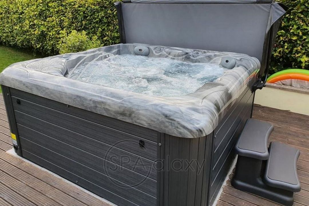 THERMALS SPAS GEMSTONE SAPPHIRE: ВАШ ОСОБИСТИЙ КУРОРТ ПРЕМІУМ-КЛАСУ