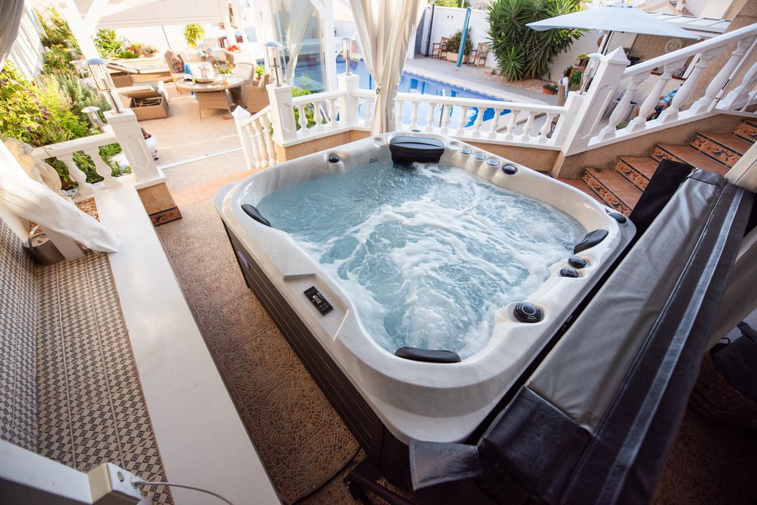 ЯК SPA-БАСЕЙН ПІДКРЕСЛЮЄ АРХІТЕКТУРУ БУДИНКУ: ВІД ФУНКЦІЇ ДО ВИСОКОГО МИСТЕЦТВА