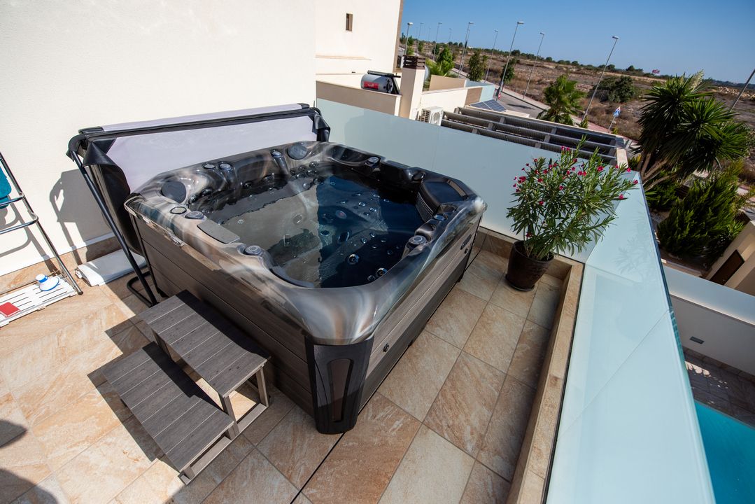 ЧИ СКЛАДНО ДОГЛЯДАТИ ЗА SPA-БАСЕЙНОМ? ПОКРОКОВИЙ РОЗБІР, ЩО ЗНИЩИТЬ ВАШІ СТРАХИ