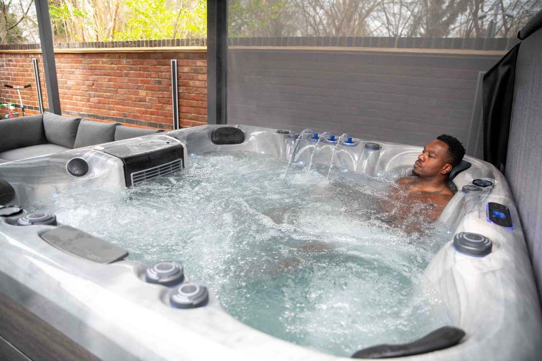 ГІДРОПРАКТИКИ ЯК ЧАСТИНА ОСОБИСТОГО БРЕНДУ: ЯК ВАШ SPA-БАСЕЙН ПРАЦЮЄ НА ВАШ ІМІДЖ