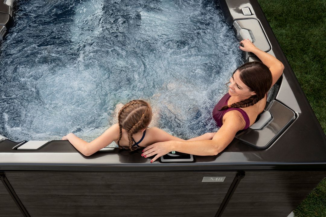 ОДИН SPA-БАСЕЙН, ЩО ОБ'ЄДНАВ СУСІДІВ: ІСТОРІЯ ПРО ТЕ, ЯК БУЛЬБАШКИ РОЗТОПИЛИ КРИГУ