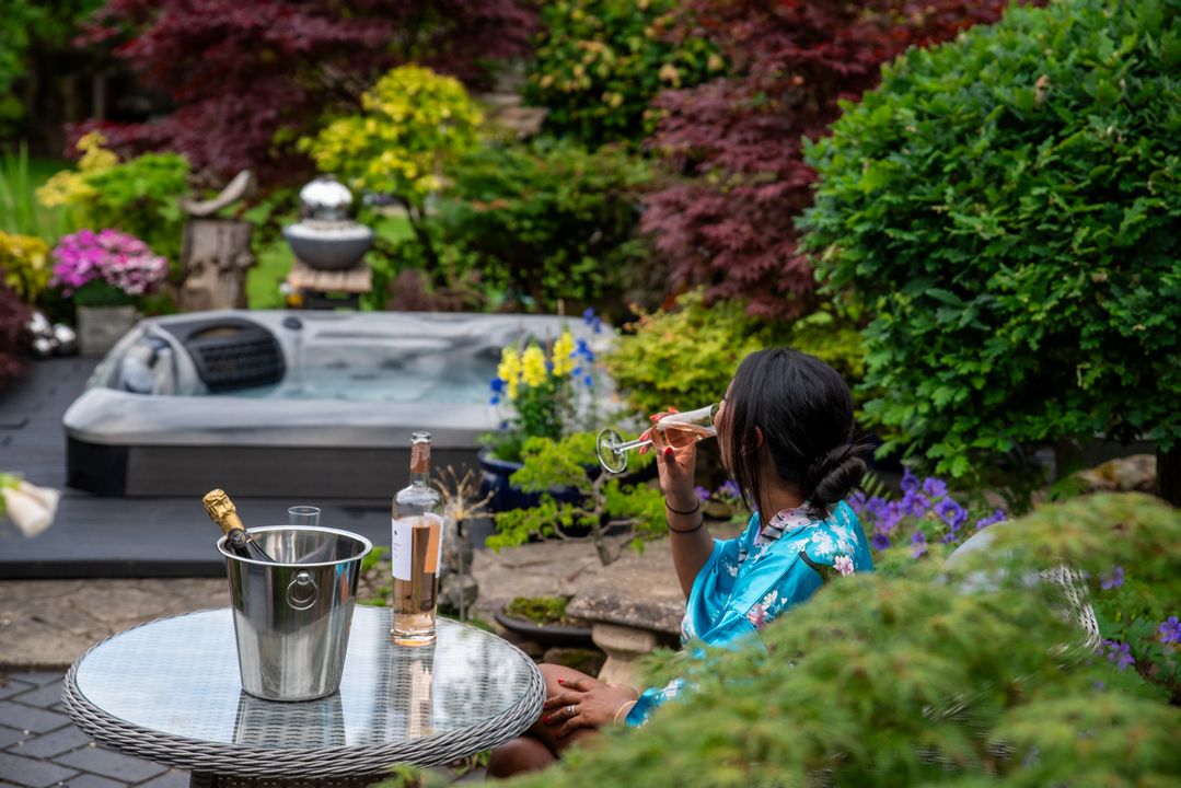 SPA-БАСЕЙН І САД: ЯК СТВОРИТИ ІДЕАЛЬНИЙ СИМБІОЗ, А НЕ ВІЙНУ ЗА ТЕРИТОРІЮ