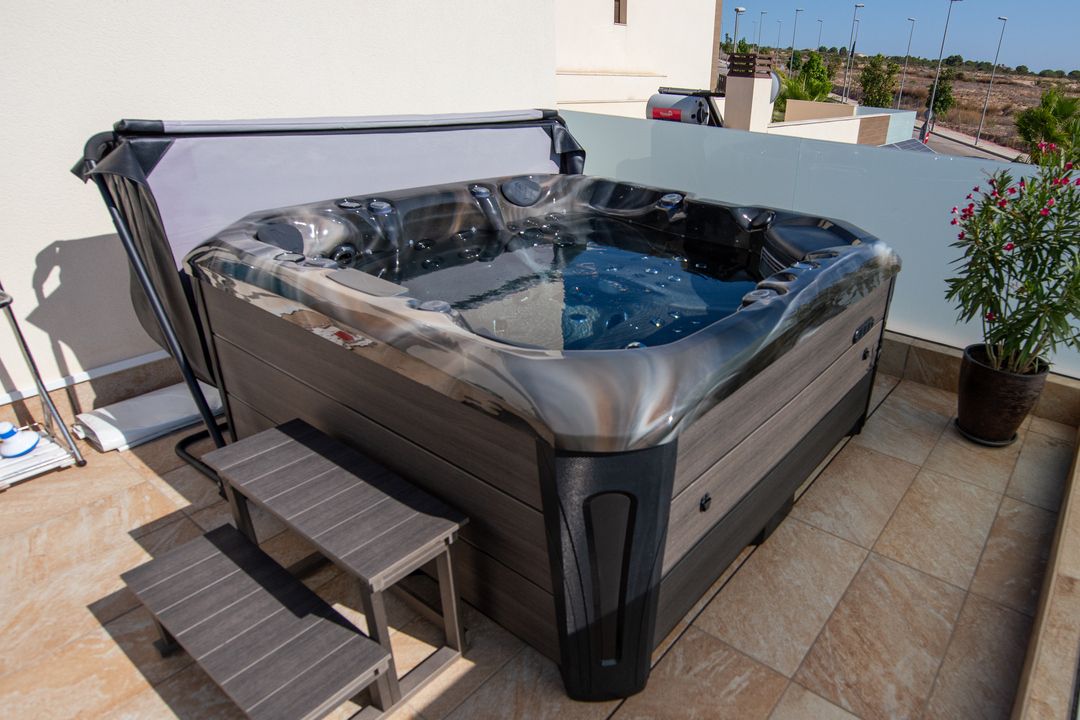 ПРЕМІУМ-КЛАС: ЧИМ ВІДРІЗНЯЄТЬСЯ SPA-БАСЕЙН УСПІШНОЇ ЛЮДИНИ?