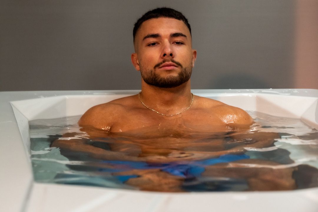 ЗИМОВИЙ ФІТНЕС НА МІНІМАЛКАХ: ЯК CHILL TUB МОЖЕ ЗАМІНИТИ ТРЕНАЖЕРНИЙ ЗАЛ (МАЙЖЕ)