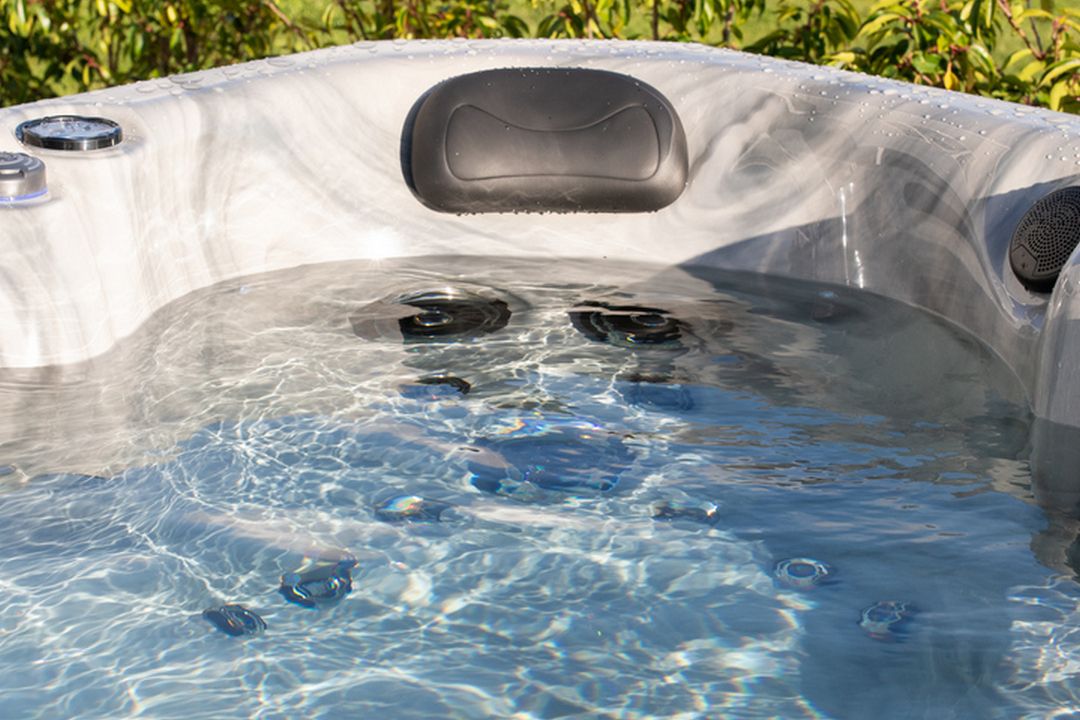 КОШМАР КОЖНОГО ПЕРФЕКЦІОНІСТА: А РАПТОМ ВОДА В БАСЕЙНІ СТАНЕ ЗЕЛЕНОЮ?