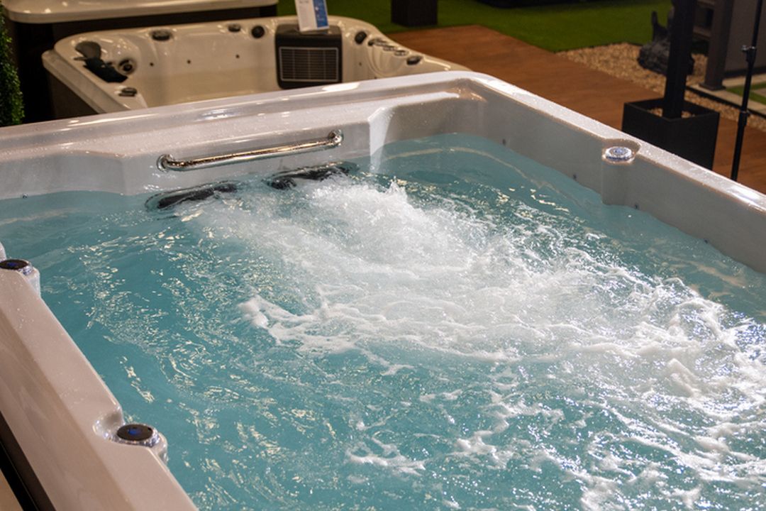 SPOOL — ГІБРИДНА РЕВОЛЮЦІЯ: КОЛИ SPA-БАСЕЙН СТАЄ БІЛЬШИМ, А БАСЕЙН — РОЗУМНІШИМ