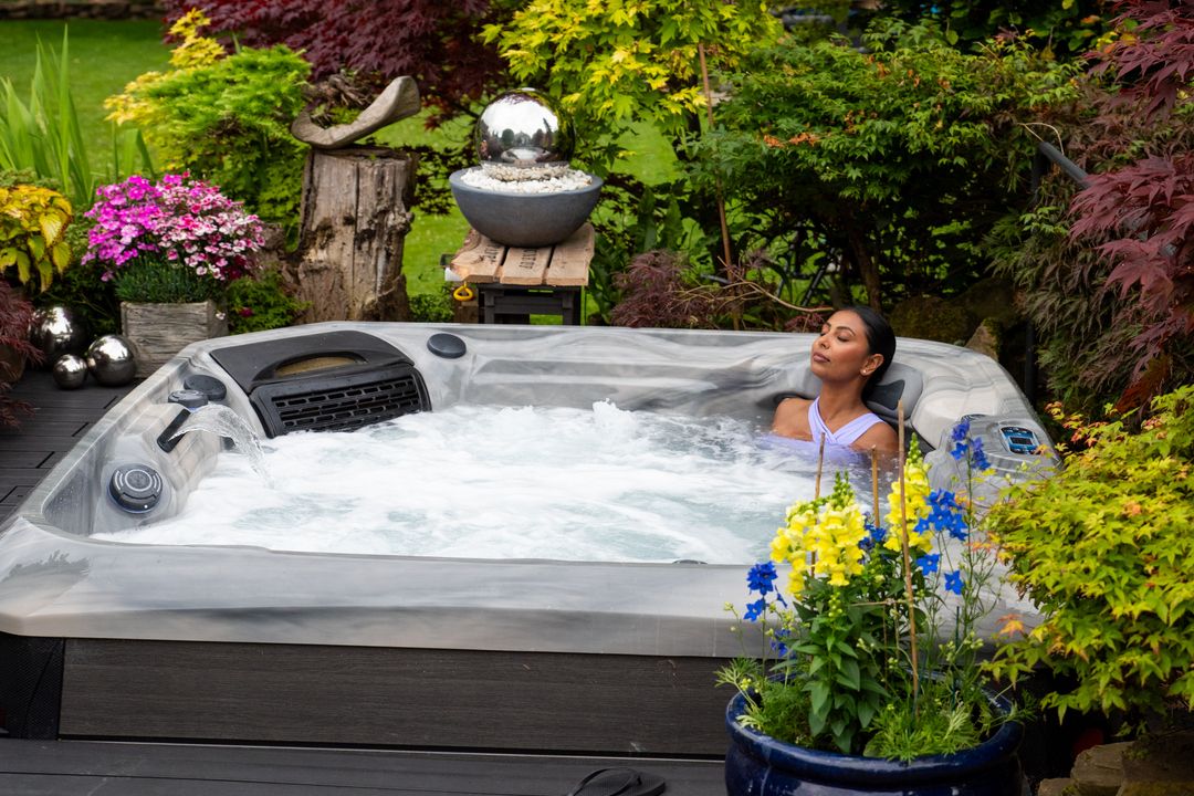 ЕФЕКТ ПРИВАТНОЇ ЛАГУНИ: ТРЕНД НА ПРИРОДНІ КОЛЬОРИ ВОДИ Й КАМІНЬ У ЗОНІ SPA