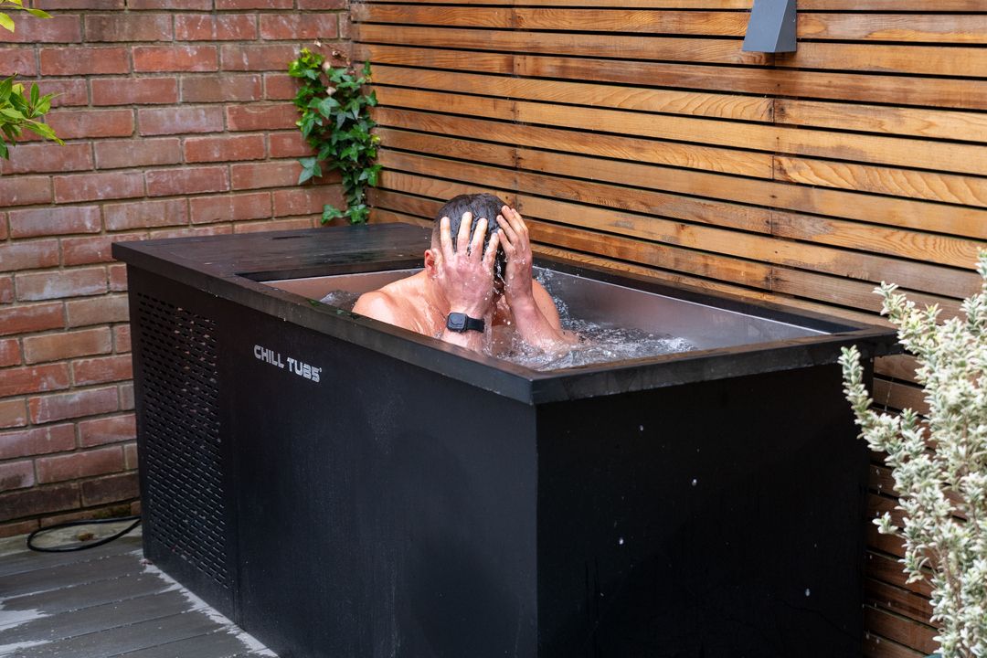 НАУКА ПРОТИ СТРЕСУ: ЯК КОРОТКІ ХОЛОДНІ ЗАНУРЕННЯ ВИРОБЛЯЮТЬ «ГОРМОНИ СМІЛИВОСТІ»