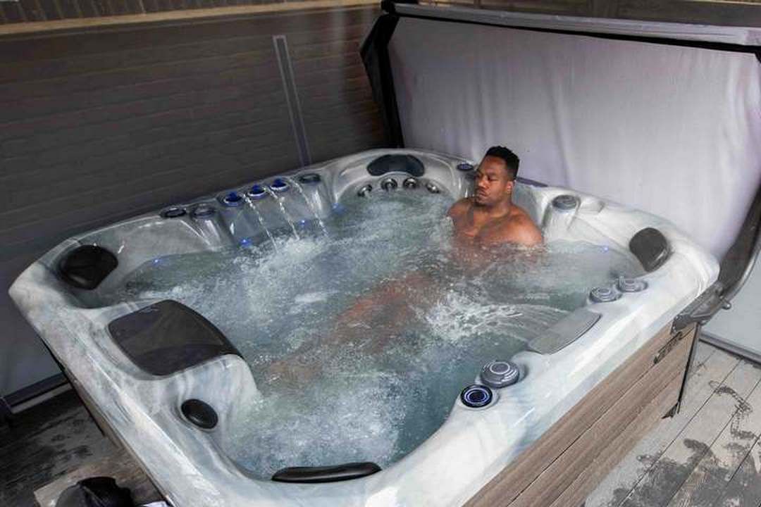 ВОДА ЯК АНТИСТРЕС-АЛГОРИТМ: ЧОМУ СУЧАСНІ SPA-БАСЕЙНИ ПРАЦЮЮТЬ ЯК «ПЕРЕЗАПУСК НЕРВОВОЇ СИСТЕМИ»