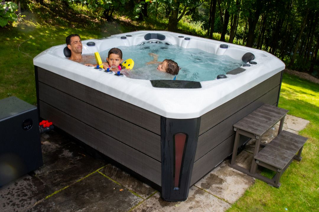 ВОДА ЯК ОСОБИСТИЙ ТЕРАПЕВТ: ЗАТИШНІ ХВИЛІ ПРОТИ ВНУТРІШНЬОГО КРИТИКА