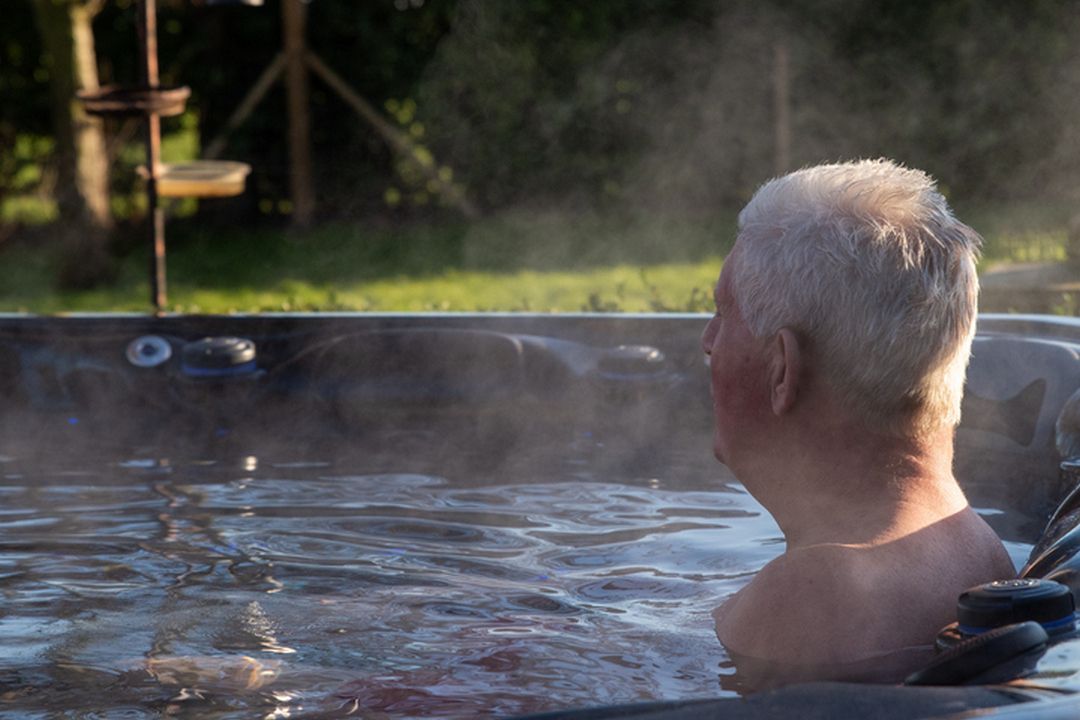 ШЕПІТ ВОДИ: ЧОМУ ТИХА ЦИРКУЛЯЦІЯ ВАЖЛИВІША ЗА НАЙПОТУЖНІШИЙ ГІДРОМАСАЖ