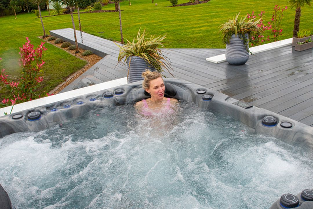 СУХА ПРАВДА ПРО ВАШУ ШКІРУ: ХТО ГОЛОВНИЙ ВИНУВАТЕЦЬ — ХЛОР ЧИ ГАРЯЧА ВОДА?