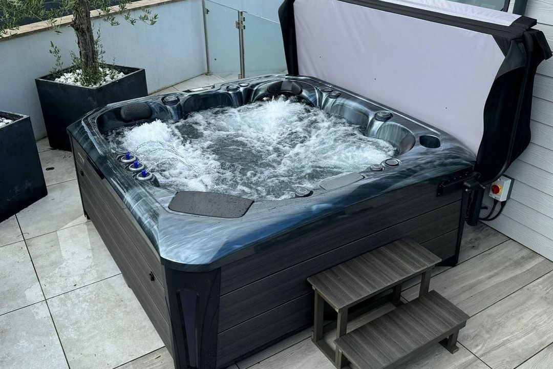 ЗИМОВИЙ ДЖЕКПОТ ДЛЯ ІМУНІТЕТУ: ЧОМУ ВАШ SPA-БАСЕЙН НАЙЕФЕКТИВНІШИЙ САМЕ В МОРОЗ