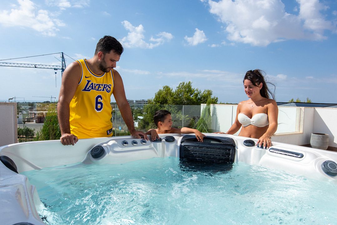 МАГІЯ РУХУ: ЯК КЕРУВАННЯ ЖЕСТАМИ ПЕРЕТВОРЮЄ ВАШ SPA-БАСЕЙН НА ІНТУЇТИВНИЙ ГАДЖЕТ