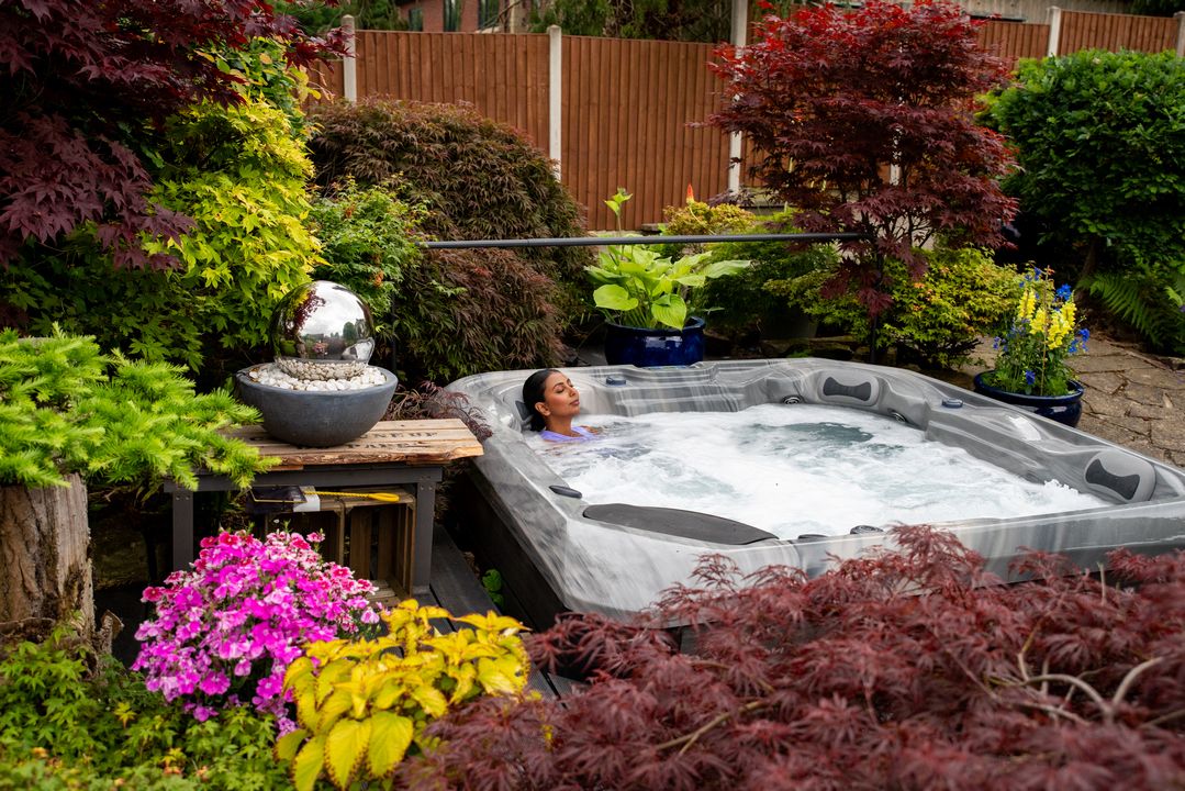 ІЗОЛЯЦІЯ ВІД СВІТУ: ЯК ВАШ SPA-БАСЕЙН СТВОРЮЄ ПЕРСОНАЛЬНИЙ 