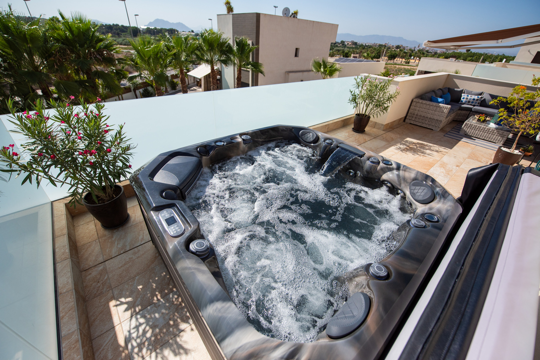 ВОДА ЯК ЕМОЦІЙНИЙ ДЕТЕКТОР: ЧОМУ ТЕМПЕРАТУРА, ЯКУ ВИ ВИБИРАЄТЕ, ПОКАЗУЄ ВАШ ПСИХІЧНИЙ СТАН