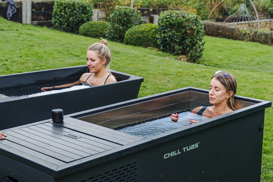 ХОЛОДНИЙ МІНІМАЛІЗМ: ЧОМУ ЛЮДИ З ВИСОКОЮ ТРИВОЖНІСТЮ ЗНАХОДЯТЬ СПОКІЙ САМЕ В CHILL TUB