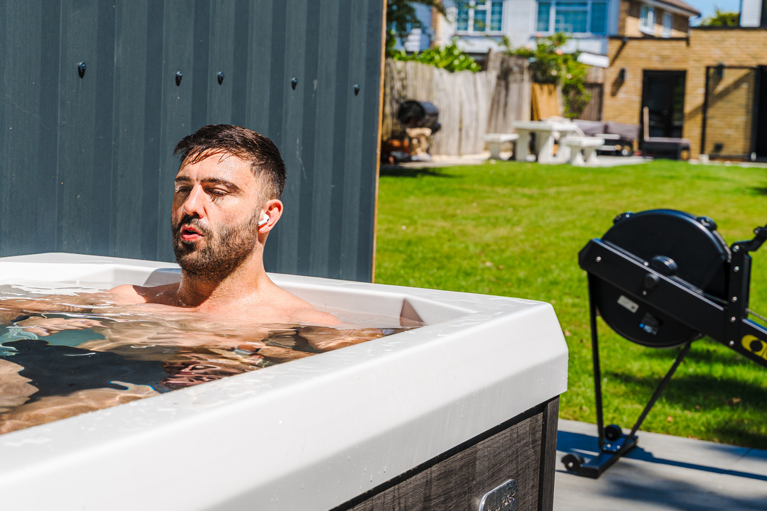 ТЕМПЕРАТУРНА СТІЙКІСТЬ: ЯК РЕГУЛЯРНІ ЗАНУРЕННЯ В ХОЛОД ТРЕНУЮТЬ ХАРАКТЕР СИЛЬНІШЕ ЗА ДИСЦИПЛІНУ В СПОРТЗАЛІ