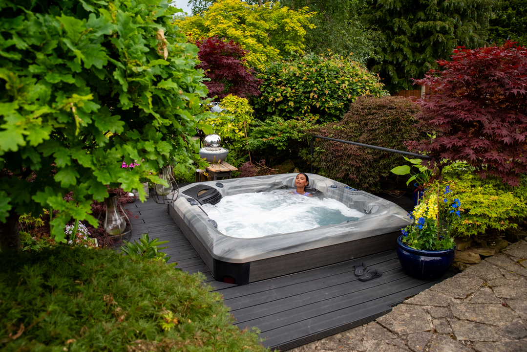 СЕКРЕТ СПОНТАННОГО ЩАСТЯ ЯК ПОЄДНАННЯ СВІТЛА ТЕПЛА І ВОДИ СТВОРЮЄ МІКРОМОМЕНТИ РАДОСТІ