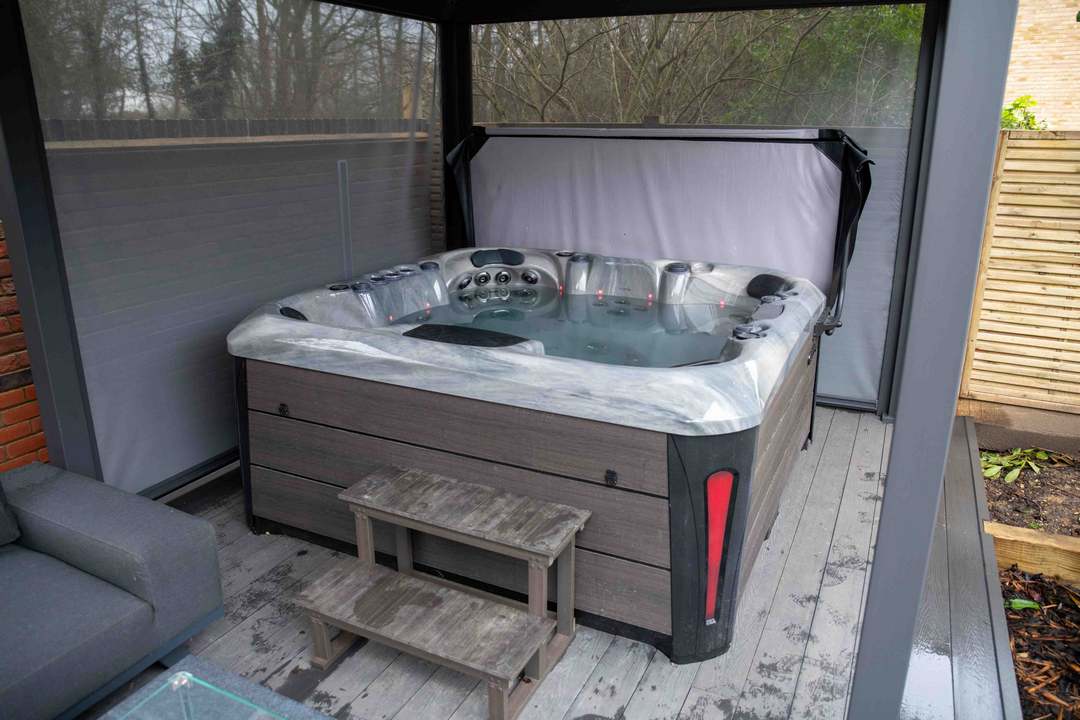 НОВА РОЗКІШ 2026 ПРИВАТНИЙ КОМФОРТ СПА БАСЕЙНА ЗАМІСТЬ ДЕМОНСТРАТИВНИХ ПОКУПОК