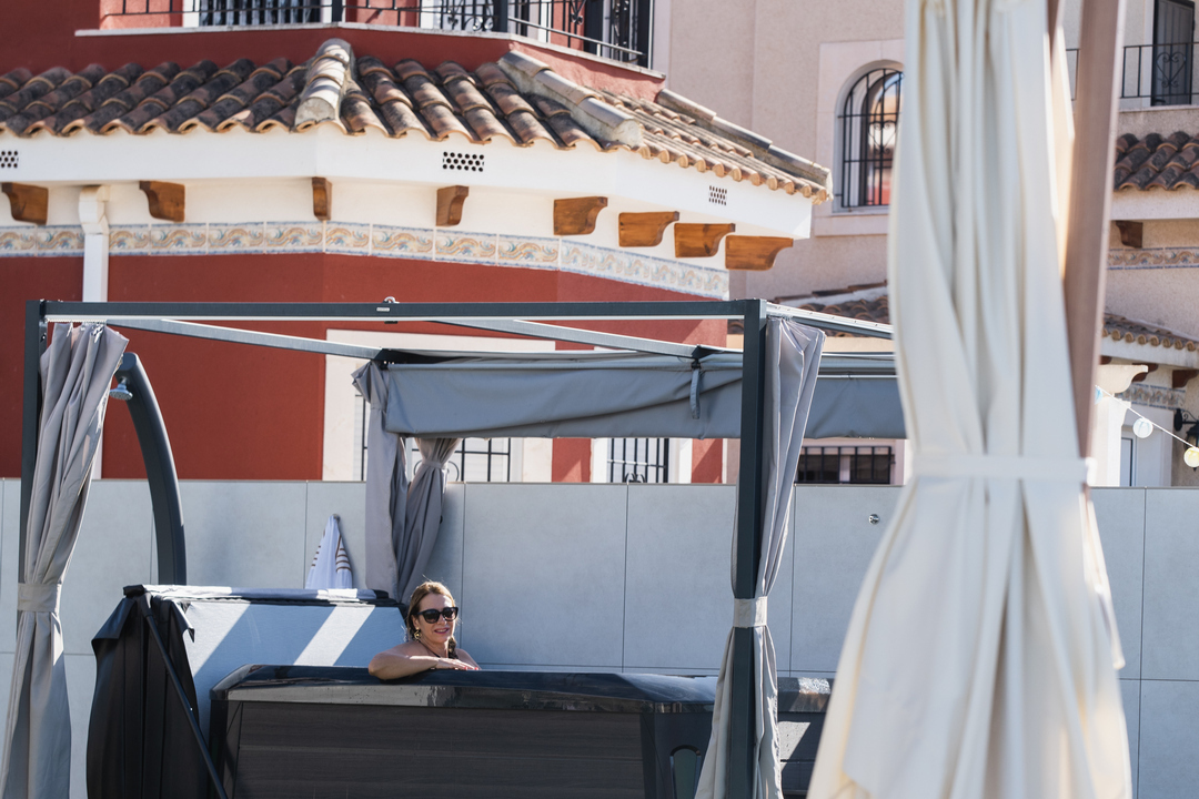 ЯК SPA БАСЕЙНИ ІНТЕГРУЮТЬ ТЕХНОЛОГІЇ РОЗУМНОГО ДОМУ У 2025 РОЦІ