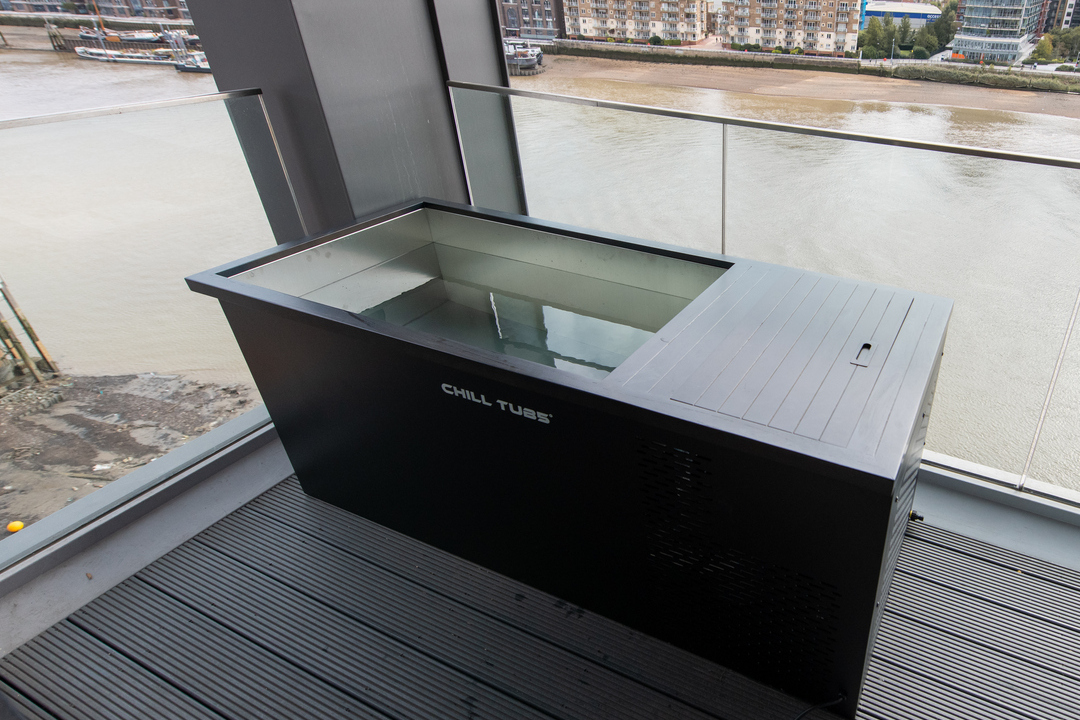 МІКРО РІКАВЕРІ В ОФІСІ: РЕАЛЬНО ЧИ ВСТАНОВИТИ ЛЕДЯНУ КУПЕЛЬ НА 2 КВАДРАТНИХ МЕТРАХ І НЕ ЗАТОПИТИ СУСІДІВ