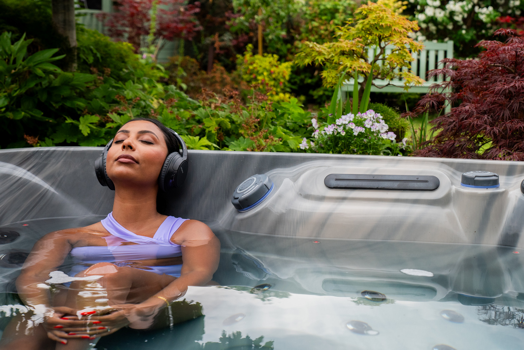 ТАКТИЛЬНИЙ ЗВУК: ЯК ВІДЧУТИ МУЗИКУ КОЖНОЮ КЛІТИНОЮ ТІЛА ЧЕРЕЗ ВІБРАЦІЇ ВОДИ