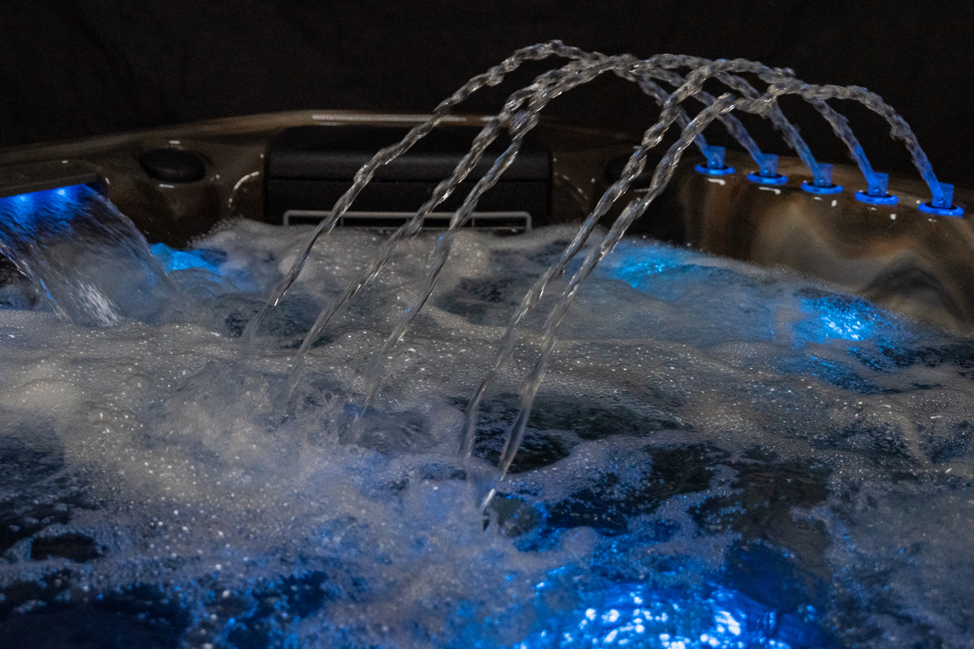 GALAXY ДИЗАЙН: ЯК СТВОРИТИ ЕФЕКТ ТУМАННОСТІ В ЧАШІ ЗА ДОПОМОГОЮ ЛАЗЕРНИХ ПРОЕКЦІЙ ТА ПЕРЕТВОРИТИ ВОДУ НА КОСМОС