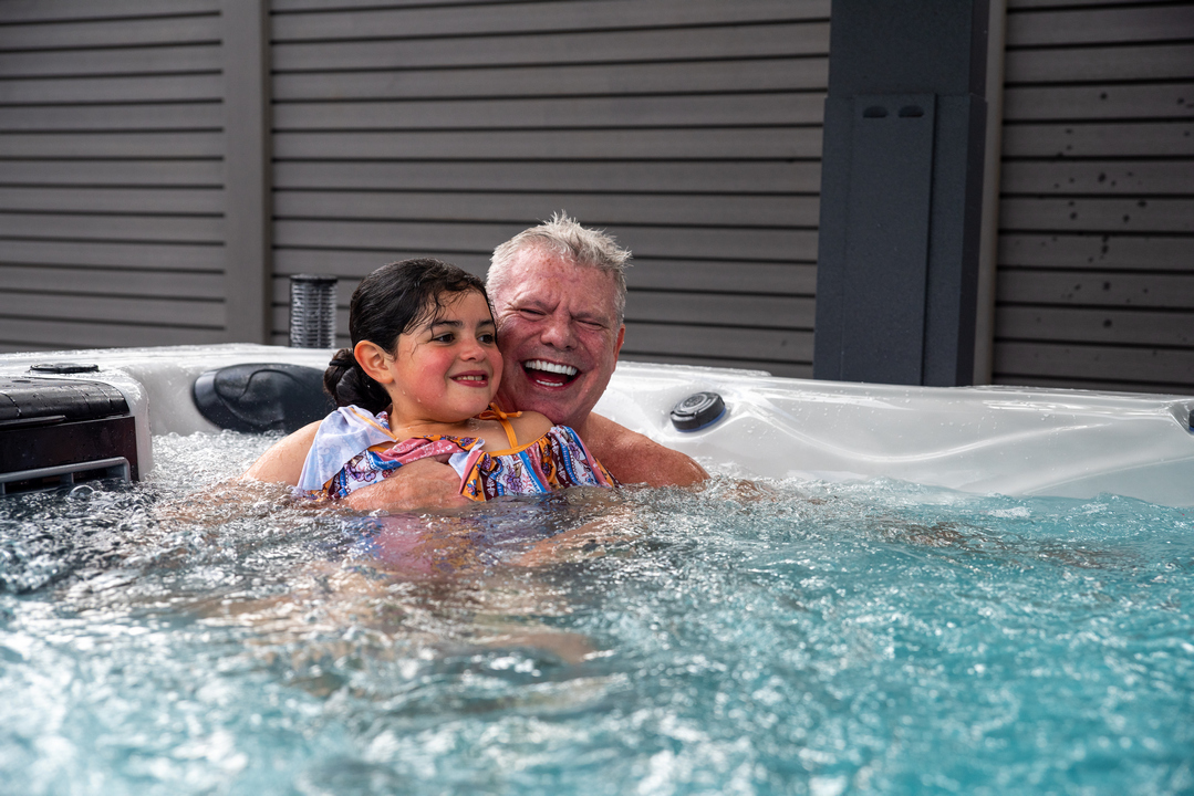 ІНФРАЧЕРВОНА БІОМОДУЛЯЦІЯ: ЧОМУ СВІТЛОВІ ПАНЕЛІ У ВОДІ СТАЛИ ГОЛОВНИМ СЕКРЕТОМ ВІЧНОЇ МОЛОДОСТІ ВАШОГО СПА