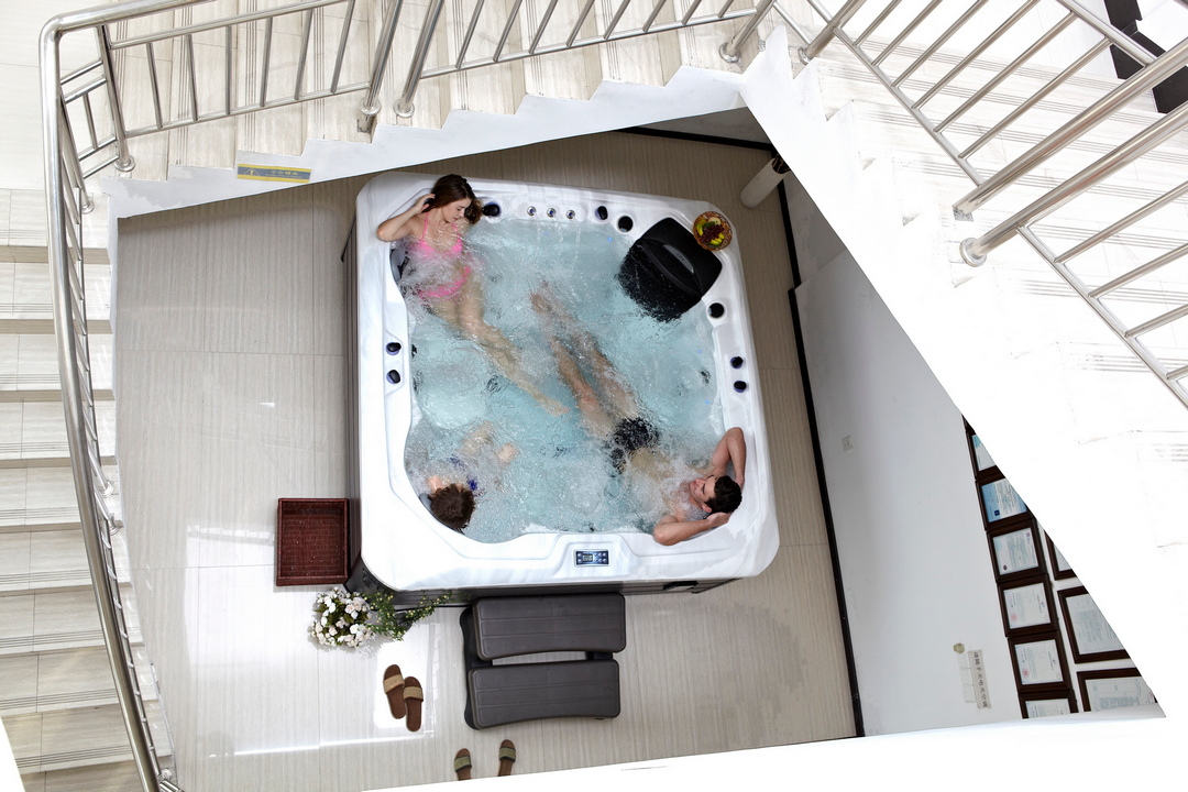 ВАШ ЦЕНТР СИЛИ ПЕРЕЇЖДЖАЄ З ВАМИ: ЯК РОЗВІЯТИ МІФ ПРО НЕРУХОМІСТЬ SPA-БАСЕЙНУ ТА ЗБЕРЕГТИ СВОЮ НІРВАНУ