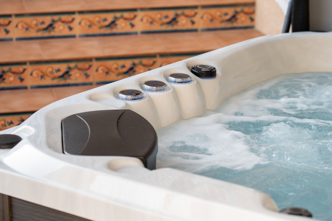 ЧОМУ ЗВИЧАЙНЕ МИЛО ЦЕ ВИРОК ДЛЯ ВАШОГО ДЖАКУЗІ АБО ЯК НЕ ПЕРЕТВОРИТИ ТИХИЙ ЛЮКС НА ПІННЕ БОЖЕВІЛЛЯ