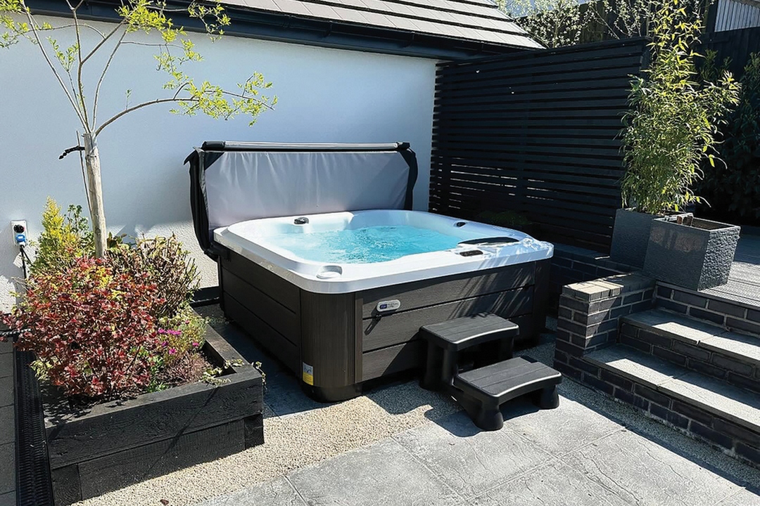 КРИВИЙ ПОЛ — КРИВИЙ ВІДПОЧИНОК: ЧОМУ 2 САНТИМЕТРИ ПЕРЕКОСУ ЦЕ ТЕХНІЧНА КАТАСТРОФА ДЛЯ ВАШОГО SPA