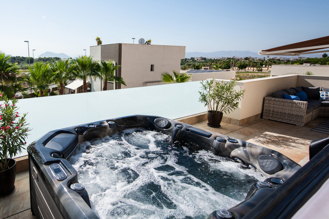 СТАТУС, ЯКИЙ НЕ ПОТРІБНО ДОКАЗУВАТИ: ЧОМУ ОСОБИСТИЙ SPA-БАСЕЙН ГОВОРИТЬ ПРО ВАШ УСПІХ ГУЧНІШЕ, НІЖ НОВИЙ PORSCHE