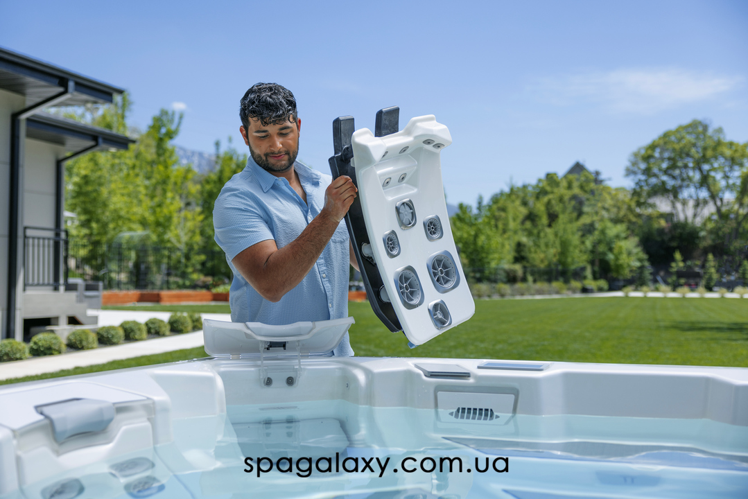 МАГІЯ ГІДРОМАСАЖУ: ЯК ПРОФЕСІЙНІ ФОРСУНКИ ЗНАХОДЯТЬ ЗАЖИМИ КРАЩЕ ЗА РУКИ МАСАЖИСТА