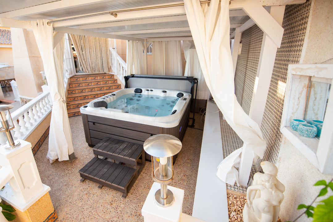 БИТВА ЗА ТИШУ: ЯК ЗВУК ВОДОСПАДУ В НАШОМУ БАСЕЙНІ ПОВНІСТЮ БЛОКУЄ ШУМ ЗОВНІШНЬОГО СВІТУ ТА ВАШІ ТРИВОГИ