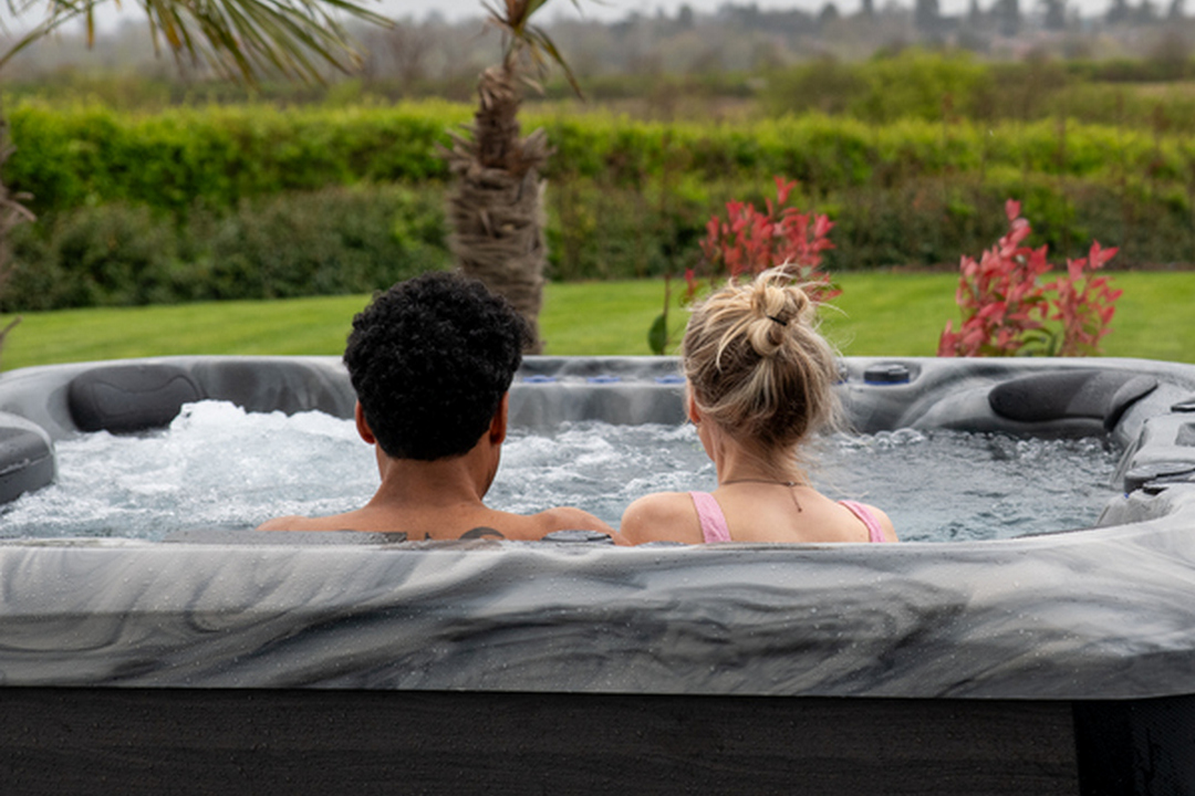 ГРОШІ У ВОДІ: ЧОМУ ВСТАНОВЛЕННЯ СПА-БАСЕЙНУ — ЦЕ ЄДИНА ПОКУПКА, ЯКА ОКУПОВУЄТЬСЯ РОСТОМ ВАРТОСТІ ВАШОГО УЧАСТКА НА 25%