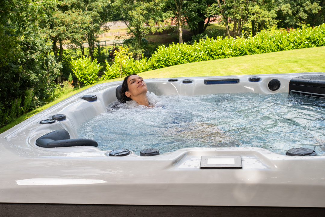 ЧИСТОТА НА РІВНІ ОПЕРАЦІЙНОЇ: ВСЯ ПРАВДА ПРО ТЕ, ЧОМУ ВОДА В НАШИХ СПА БЕЗПЕЧНІША ЗА БУТИЛЬОВАНУ ВОДУ З СУПЕРМАРКЕТУ