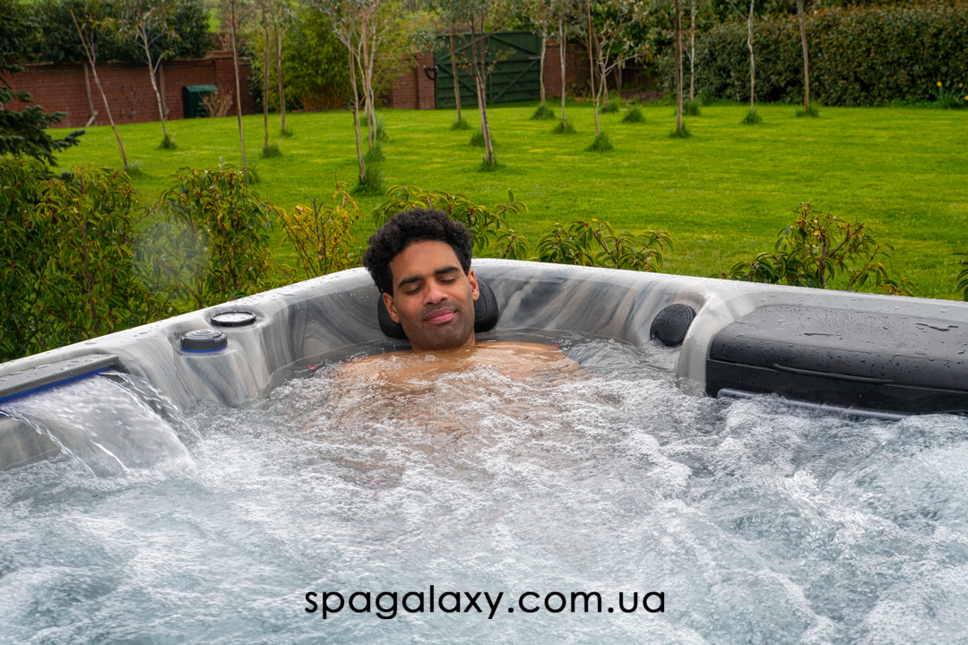 ЯК ПЕРЕТВОРИТИ РАНКОВУ РУТИНУ НА ЕЛІТНИЙ РИТУАЛ: ЧОМУ СПА-БАСЕЙН КРАЩИЙ ЗА ЗВИЧАЙНИЙ ДУШ